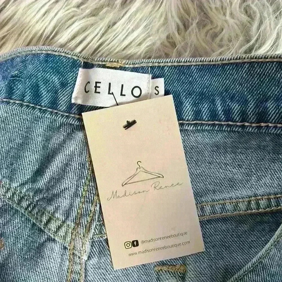 NWT Cello Light Wash Distressed Daisy Duke Jean Shorts, S - Picture 5 of 7